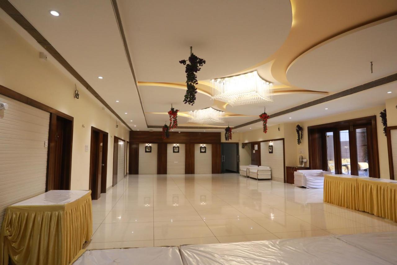 Hotel Shri Khedapati International Dewas Exterior foto