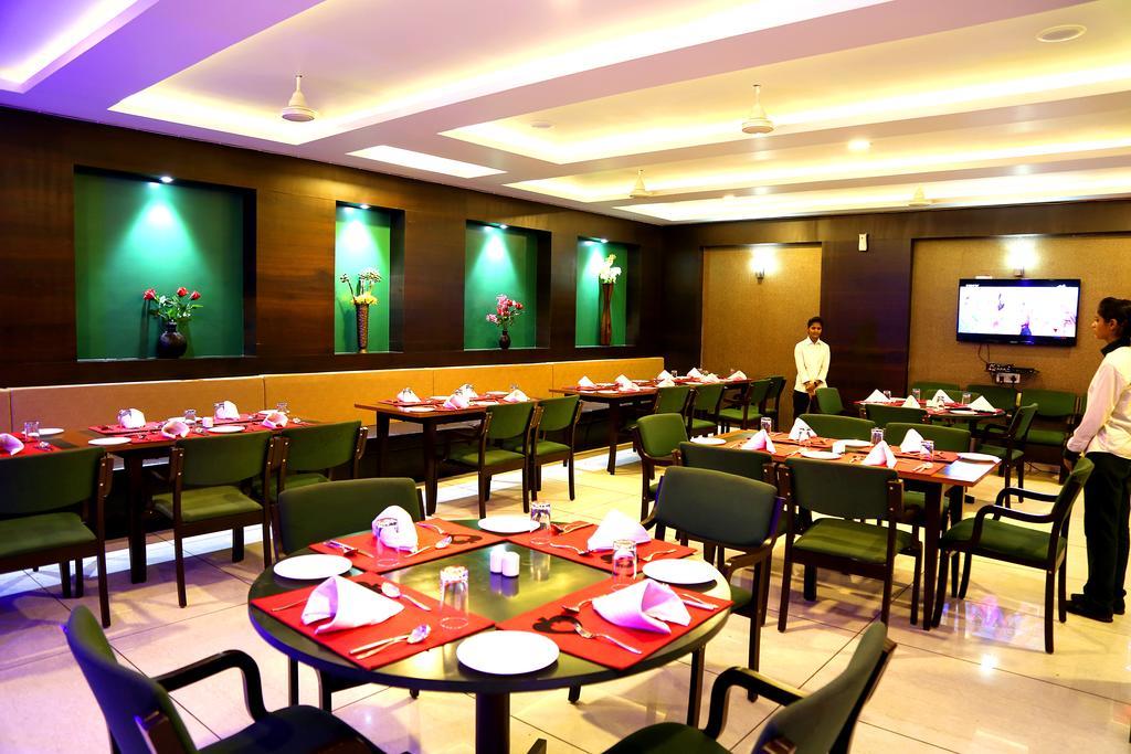 Hotel Shri Khedapati International Dewas Exterior foto