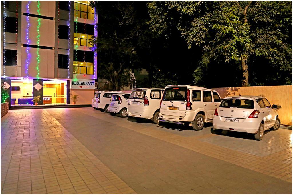 Hotel Shri Khedapati International Dewas Exterior foto