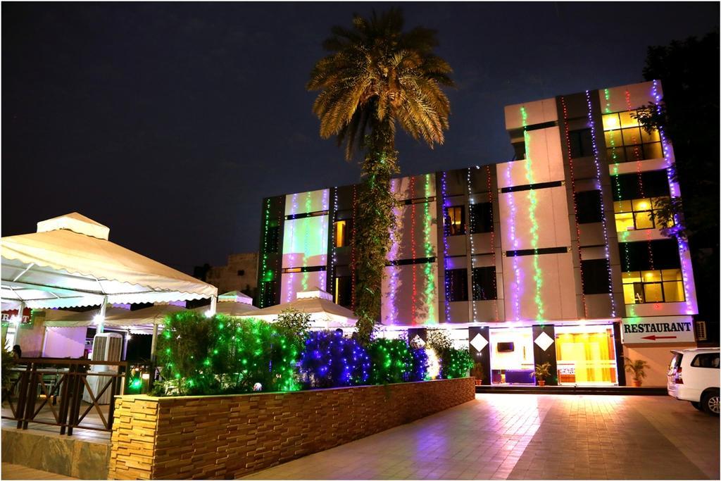 Hotel Shri Khedapati International Dewas Exterior foto
