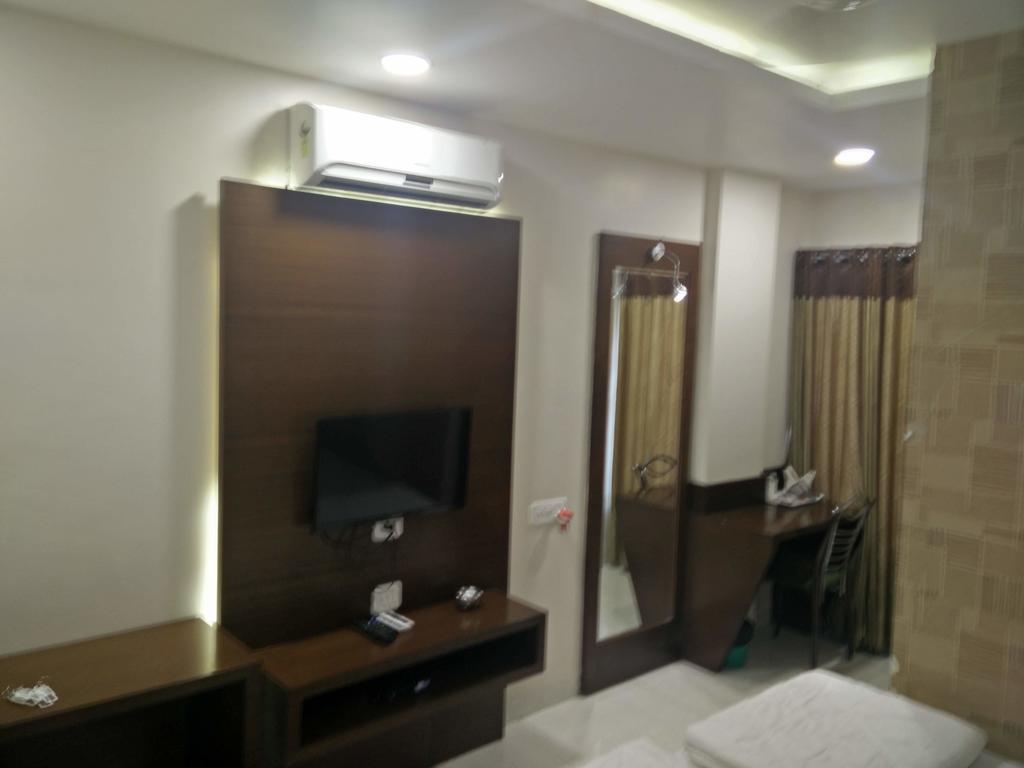 Hotel Shri Khedapati International Dewas Exterior foto