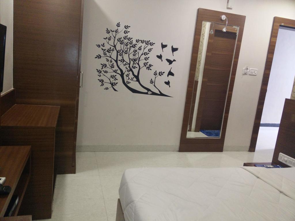 Hotel Shri Khedapati International Dewas Exterior foto