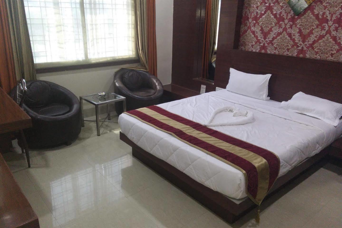 Hotel Shri Khedapati International Dewas Exterior foto