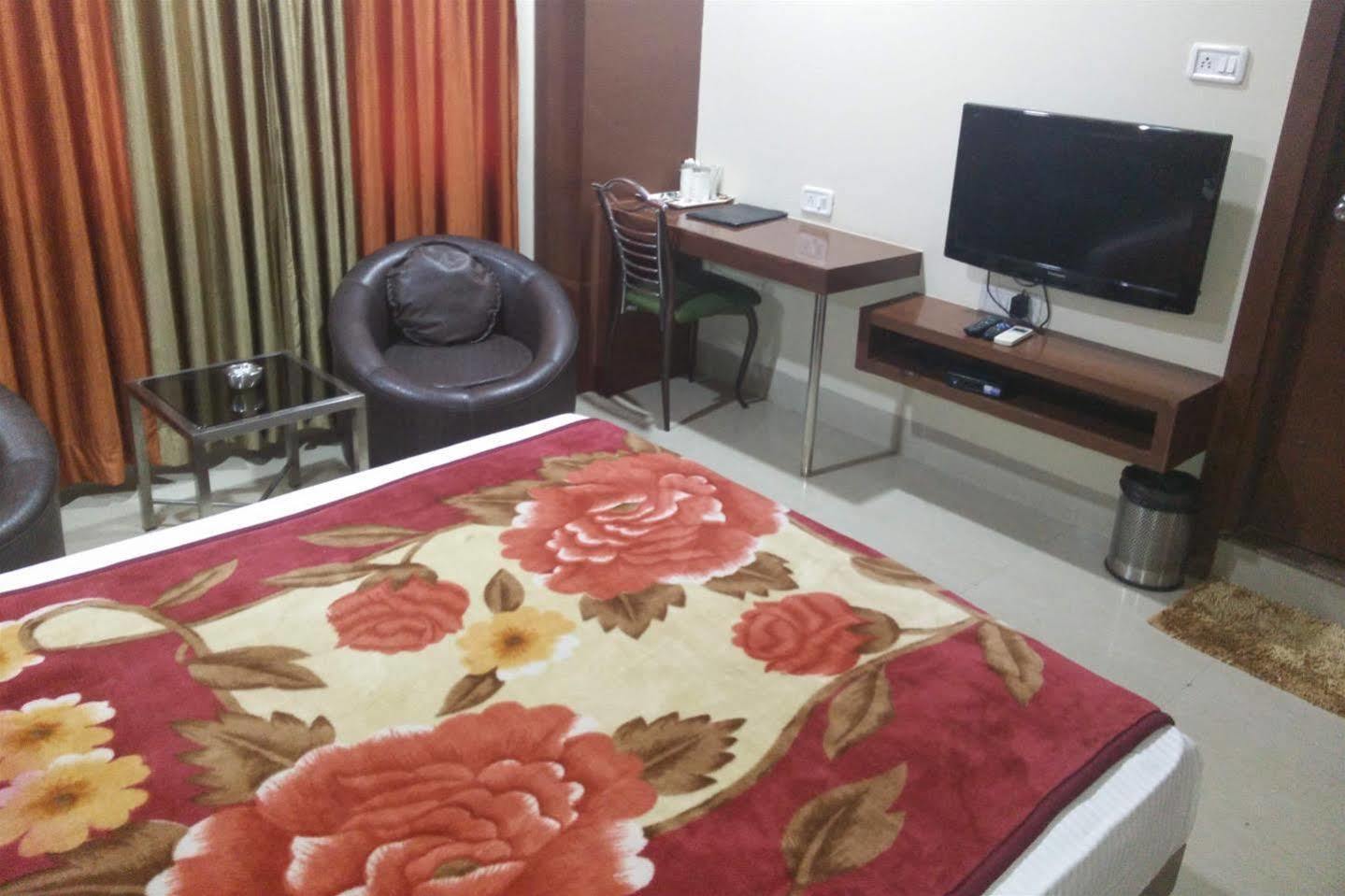 Hotel Shri Khedapati International Dewas Exterior foto