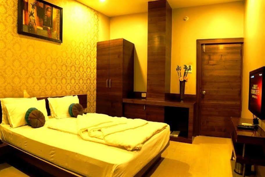 Hotel Shri Khedapati International Dewas Exterior foto