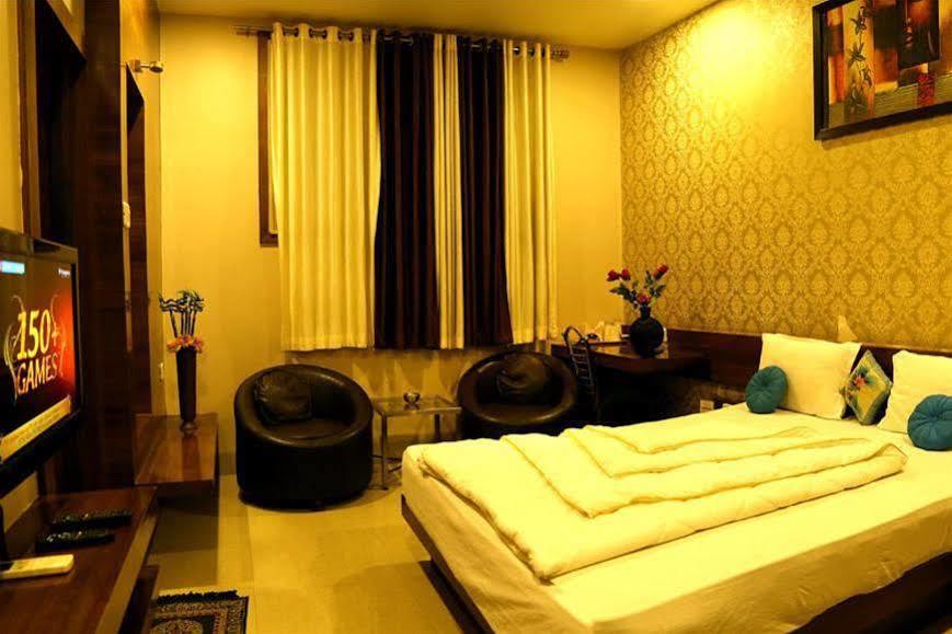 Hotel Shri Khedapati International Dewas Exterior foto