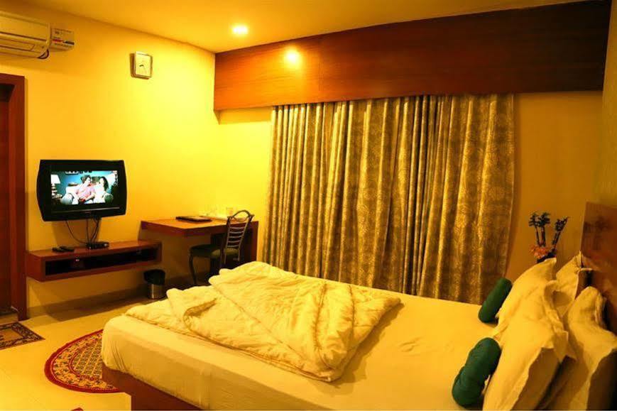 Hotel Shri Khedapati International Dewas Exterior foto