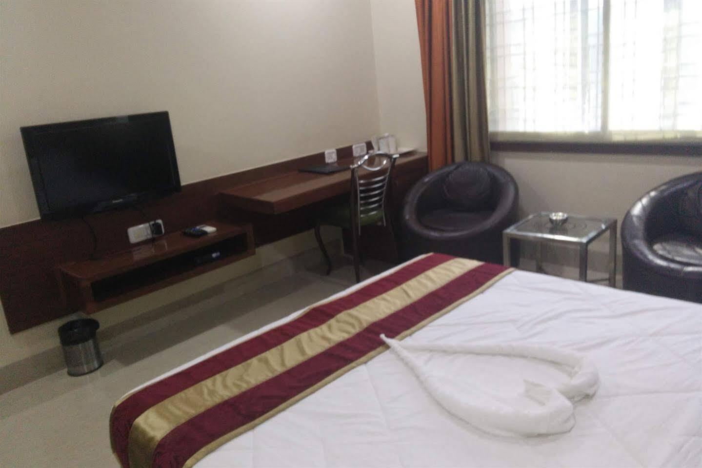 Hotel Shri Khedapati International Dewas Exterior foto