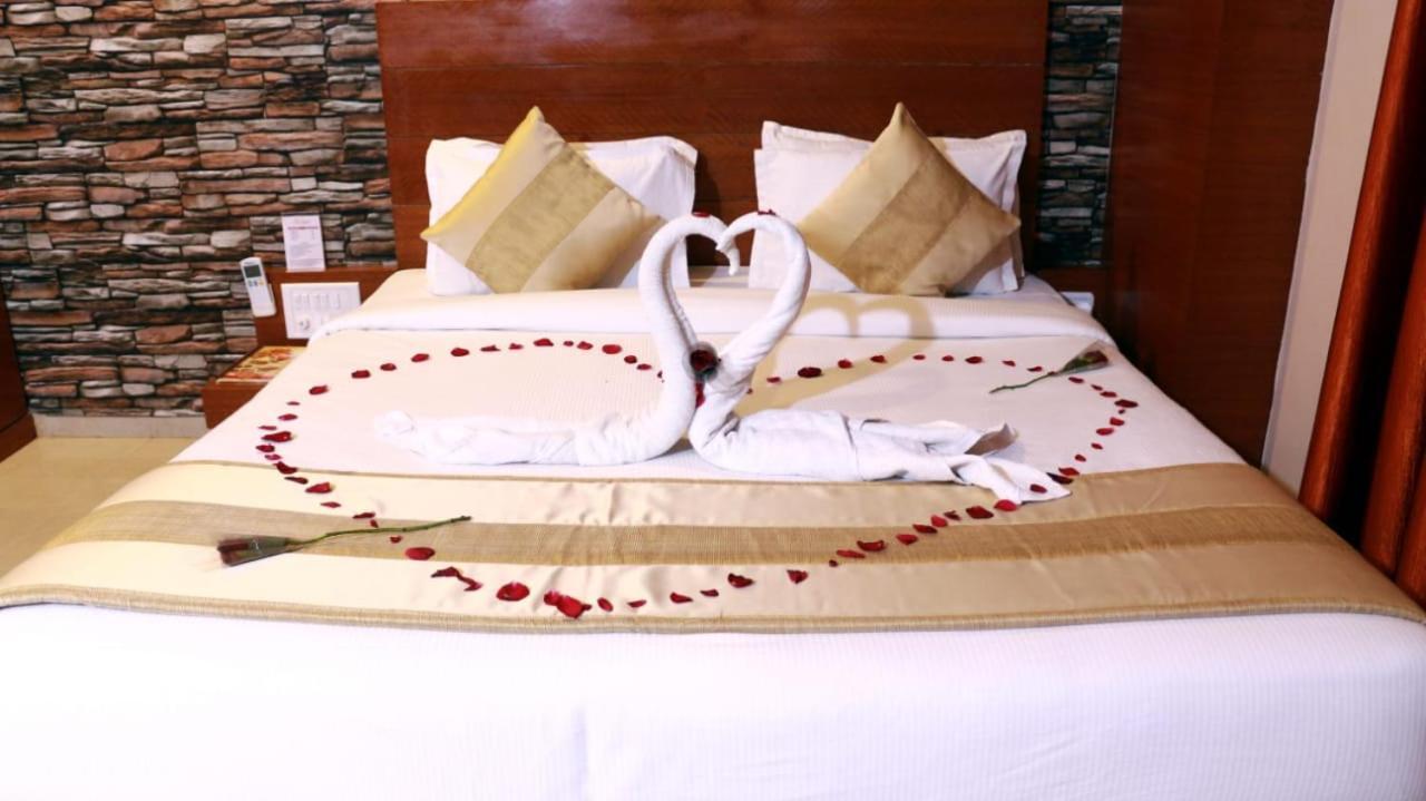 Hotel Shri Khedapati International Dewas Exterior foto